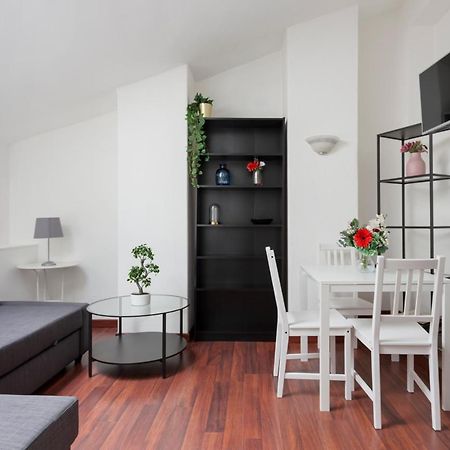 1 Bedroom & 1 Living Room Apt - Duomo 5 ミラノ エクステリア 写真