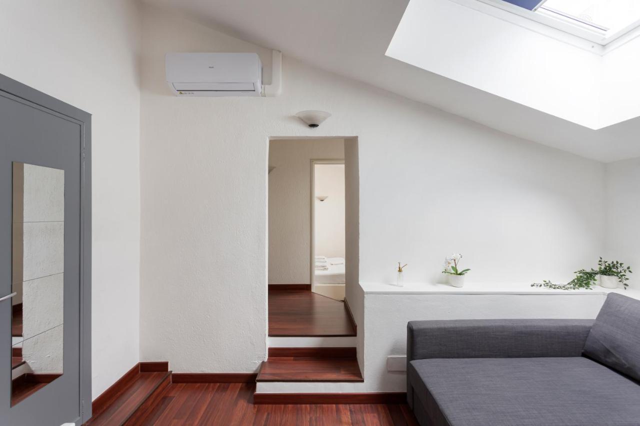 1 Bedroom & 1 Living Room Apt - Duomo 5 ミラノ エクステリア 写真